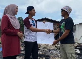 Courageous couple who saved two boys from burning shophouse wins NPC-Macrokiosk Muhibbah Award