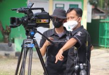 Journalism and mass communication education in Malaysia Reporters at work.