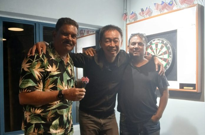 darts NPC Malaysia darters (from left) L. Jairajoo, John Chen and Stephen Francis at the clubhouse after a recent darts session.
